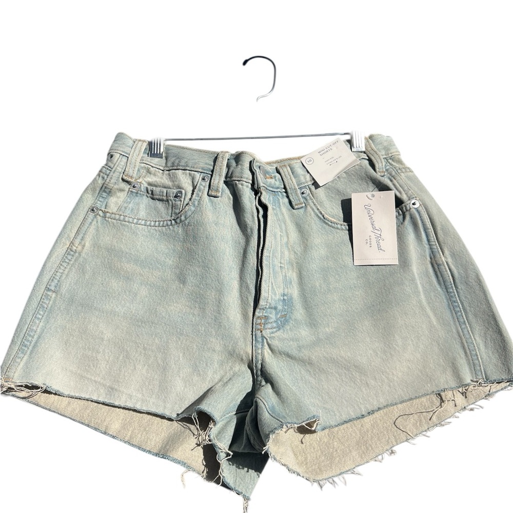 NWT Universal thread high rise mini shorts Light Wash Denim Cutoff 10 Summer